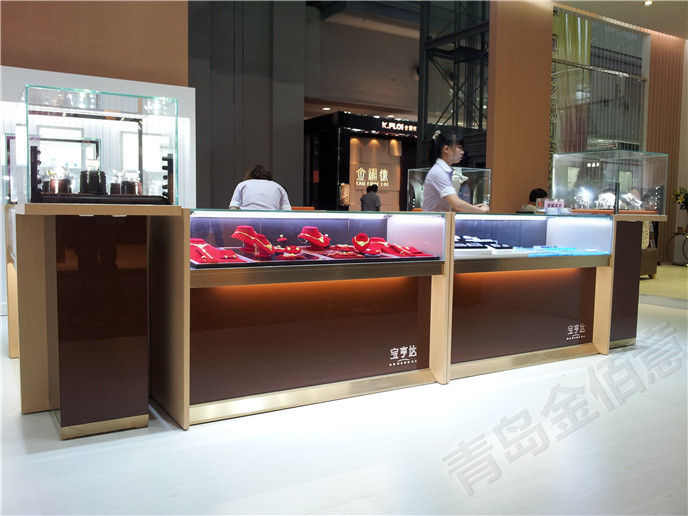 寶亨達(dá)珠寶展柜