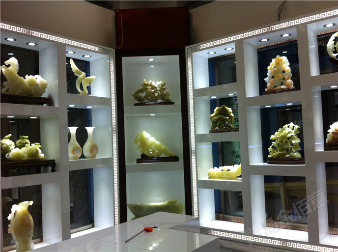 玉珀祥珠寶展柜