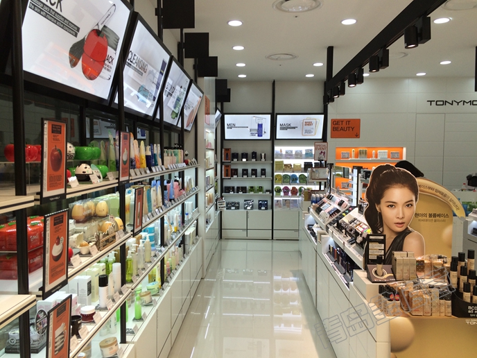 青島哪里做化妝品展柜