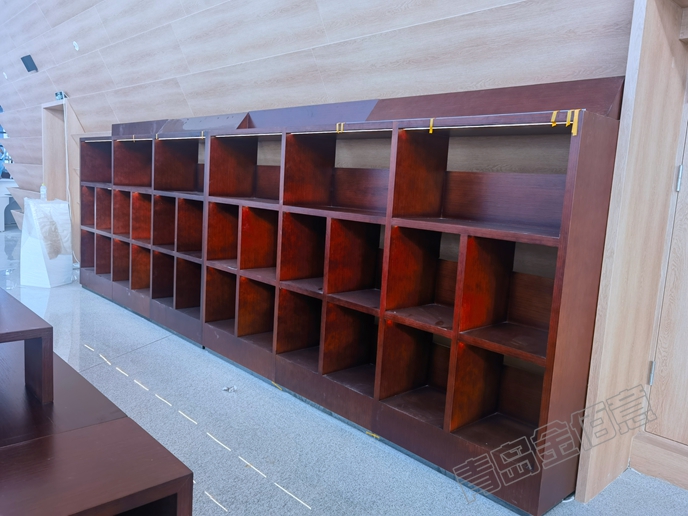 山東港口書架，讀書天地